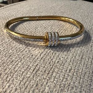 Elegant Gold Bangle Bracelet